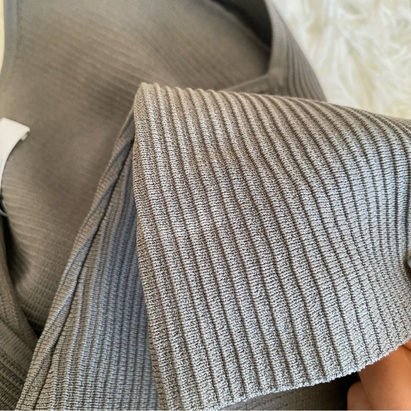 Aritzia Babaton Sculpt Knit Sweetheart Longsleeve - Picture 8 of 8